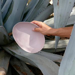 
                  
                    Laden Sie das Bild in den Galerie-Viewer, Pastateller, tiefer Teller, Suppenteller, Bowl... Viele Namen für unsere ovale hellrosa Schale
                  
                